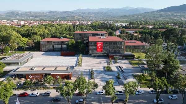 İnegöl'de 1000 üniversite öğrencisine maddi destek