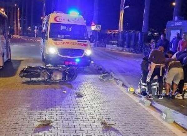 Marmaris'te motosiklet kazasında zabıta komiseri yaralandı