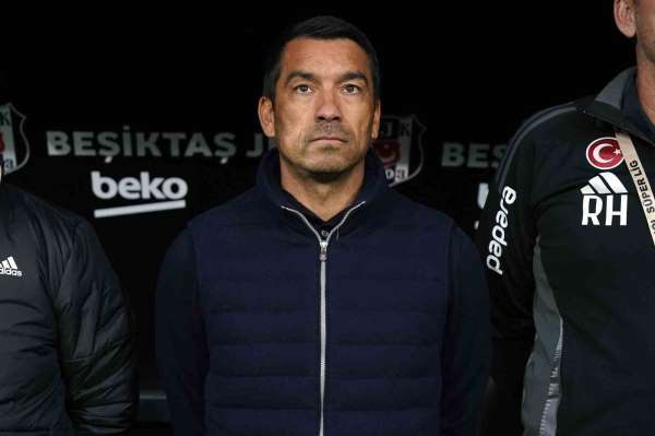 Bronckhorst'tan kadroda 3 değişiklik