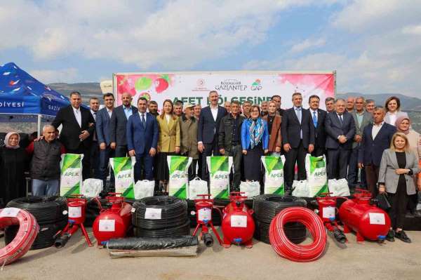 Gaziantep Büyükşehir'den Nurdağı'nda 200 çiftçiye çilek üretimi için destek