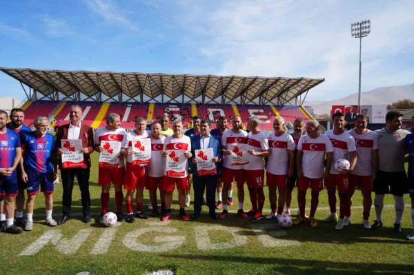 Futbolun efsane isimleri Niğde'de buluştu
