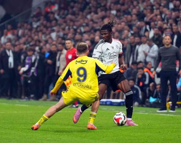 Trendyol Süper Lig: Beşiktaş: 2 - Fenerbahçe: 2