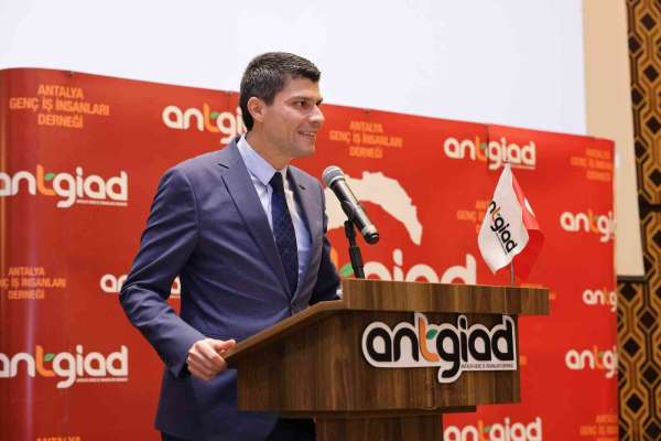 ANTGİAD'da 'Yeni dünya, yeni tüketici, yeni şirket' konuşuldu