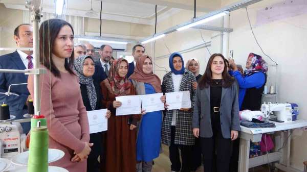 Kozan'da dezavantajı 24 kadın devlet eliyle meslek sahibi oldu