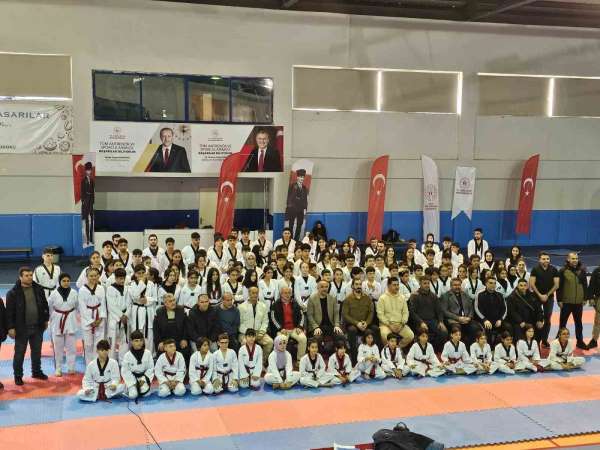 Tatvan'da Taekwondo Kuşak müsabakası düzenlendi