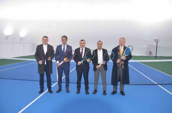 Tenis kortları Çaycuma'da hizmete girdi