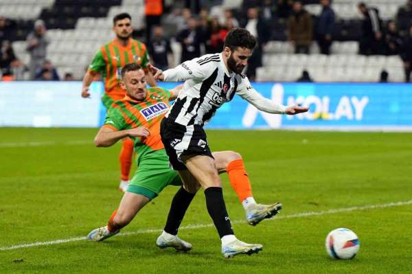 Trendyol Süper Lig: Beşiktaş: 1 - Corendon Alanyaspor: 1