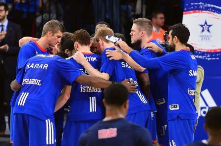 Anadolu Efes'te hedef 10. galibiyet 