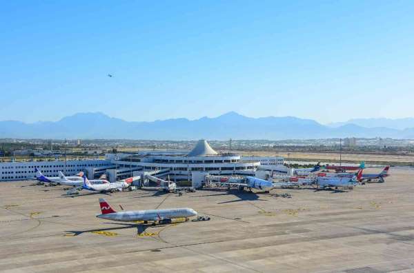 Bakan Karaismailoğlu: 'Antalya Havalimanı ihalesi ülkemizin ekonomisine olan güvenin bir göstergesidir'
