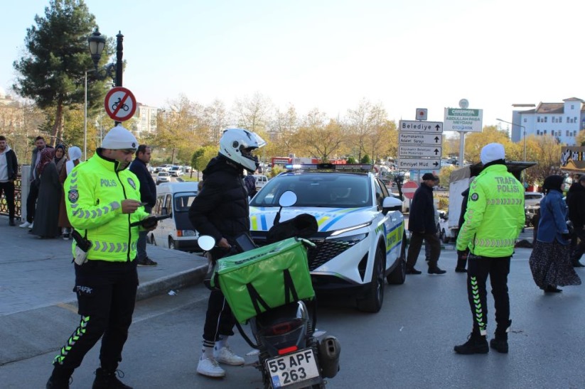 Samsun'da motosiklet sürücüleri denetime takıldı