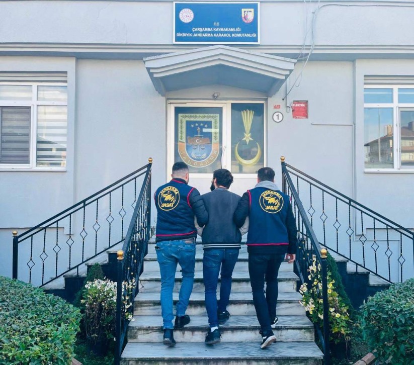 Samsun'da 17 yıl hapis cezası ile aranan cezaevi firarisi jandarma tarafından yakalandı