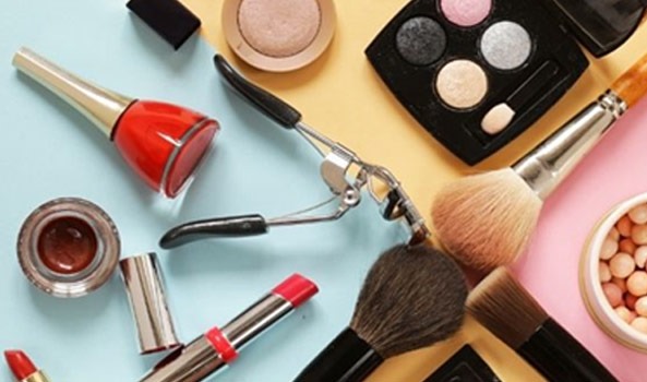 Güvenilir Toptan Tedarikte Yeni Nesil Kozmetik Merkezi