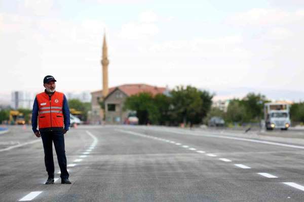 Başkan Çolakbayrakdar: 'Şehrimizin ulaşımını geleceğe taşıyan devasa bir eser kazandırdık'