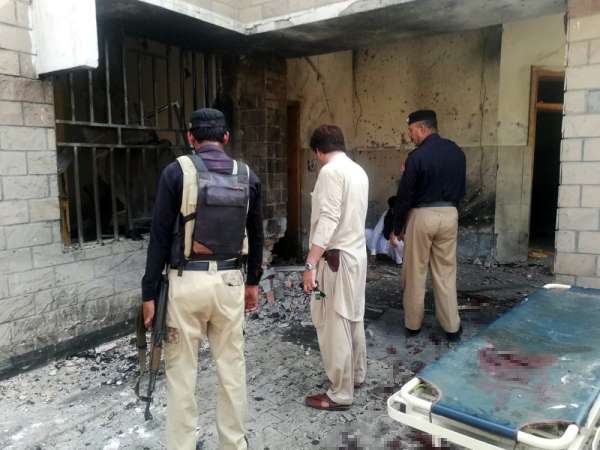 Pakistan'da hastane yakınında intihar saldırısı: 7 ölü, 26 yaralı 