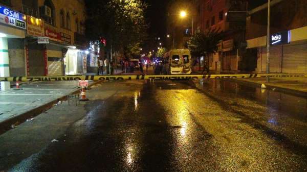 Diyarbakır'da terör yandaşları yolcu minibüsünü ateşe verdi 