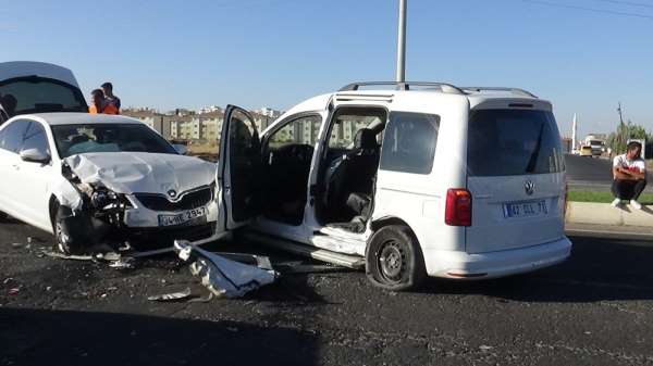 Diyarbakır'da zincirleme trafik kazası: 3 yaralı 