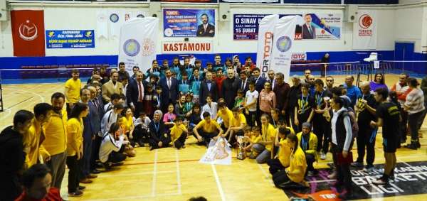 İşitme Engelliler Badminton Türkiye Şampiyonası sona erdi 