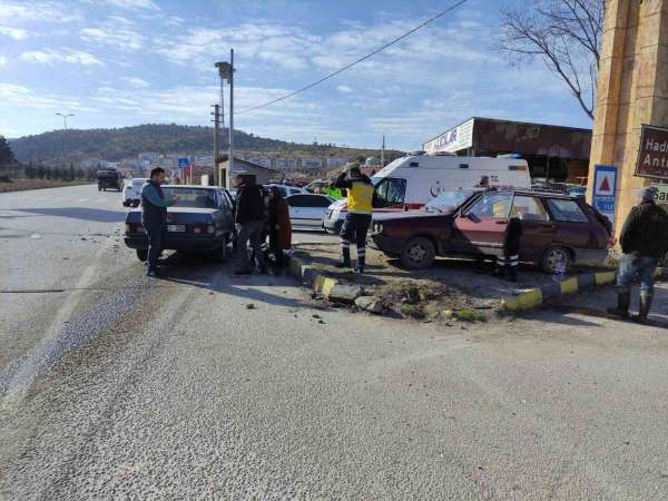 Karabük'te trafik kazası: 3 yaralı - Karabük haber