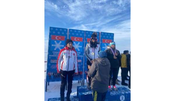 Niğdeli milli sporcu Tuncer, Kayak Şampiyonasında birinci oldu