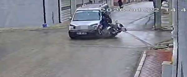 Kazada genç kurye ağır yaralandı