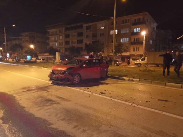 Bursa'da zincirleme trafik kazası: 1 yaralı 