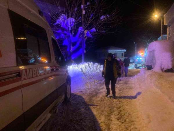 Ünye'de belediye ekipleri, ambulansın hasta kadına ulaşması için seferber oldu