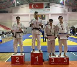 Manisa Büyükşehir'in judocularından Yozgat'ta büyük başarı