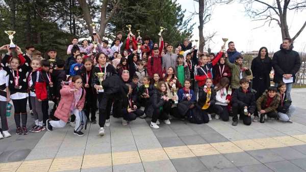 Kütahya'nın oryantiring şampiyonları Ankara'da yarışacak