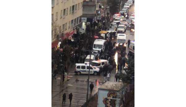 Siirt'te iki grup arasında bıçaklı kavga: 3 yaralı