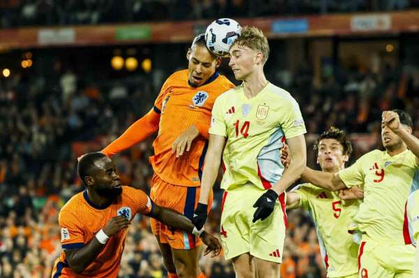 UEFA Uluslar Ligi'nde yarı finalistler belli oluyor