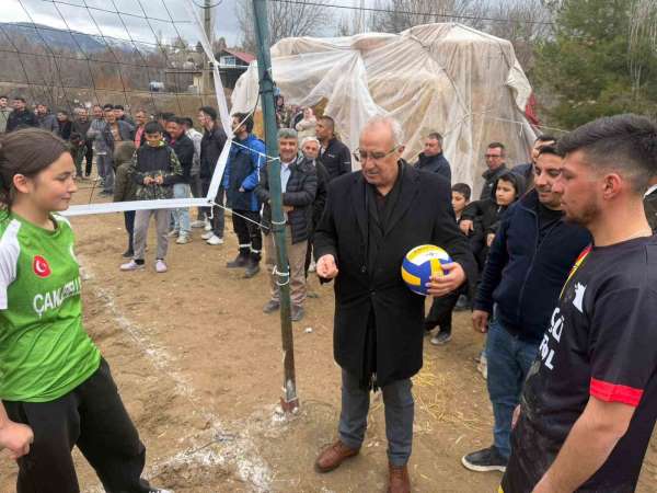 Başkan Arslan, Çamlıbel'de Voleybol Turnuvasına katıldı