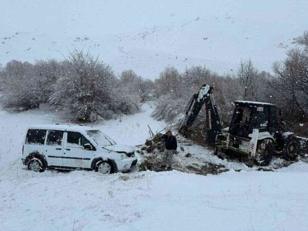 Hakkari-Van kara yolunda kaza: 2 yaralı