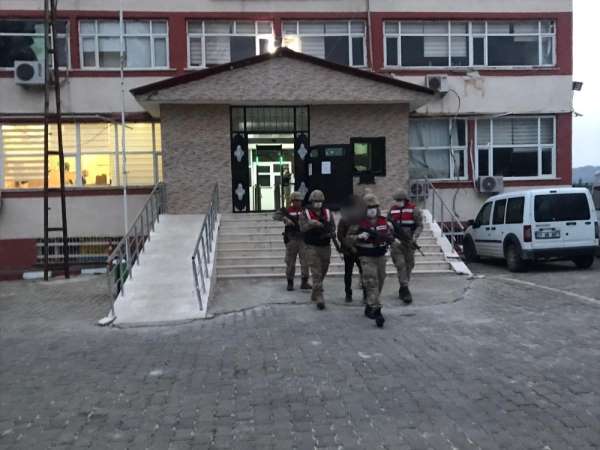 6 yıldır aranan terörist, kahvede kardeşine ait kimlikle kumar oynarken yakaland