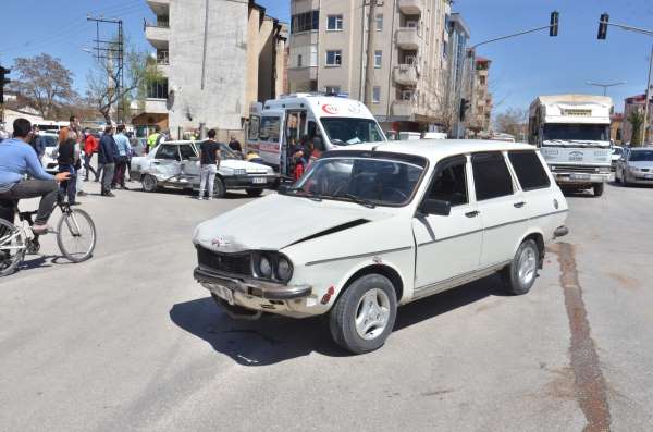 Elbistan'da trafik kazası: 3 yaralı