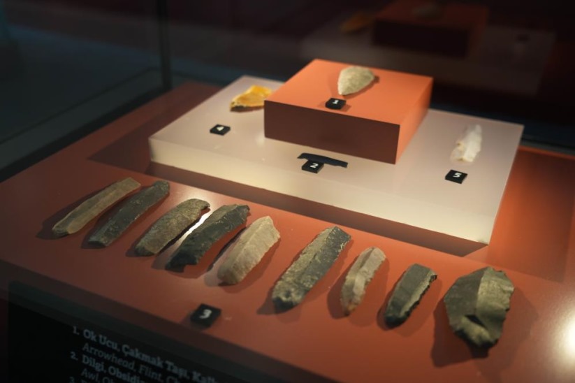 MÖ 5900'lü yıllara ait volkanik cam kaya Samsun Müzesi'nde sergileniyor