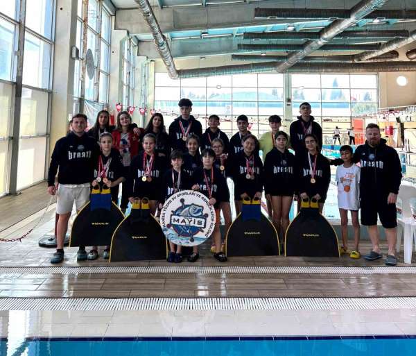 Manisa'da Okul Sporları Su Altı Sporları Paletli Yüzme Yarışmaları tamamlandı