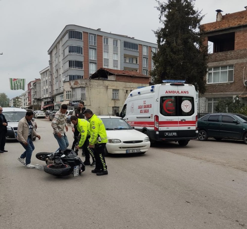 Samsun'da motosikletin çarptığı yaya yaralandı