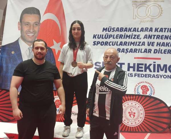 Erzincanlı sporcu Türkiye Boks Şampiyonası'nda Türkiye üçüncüsü oldu
