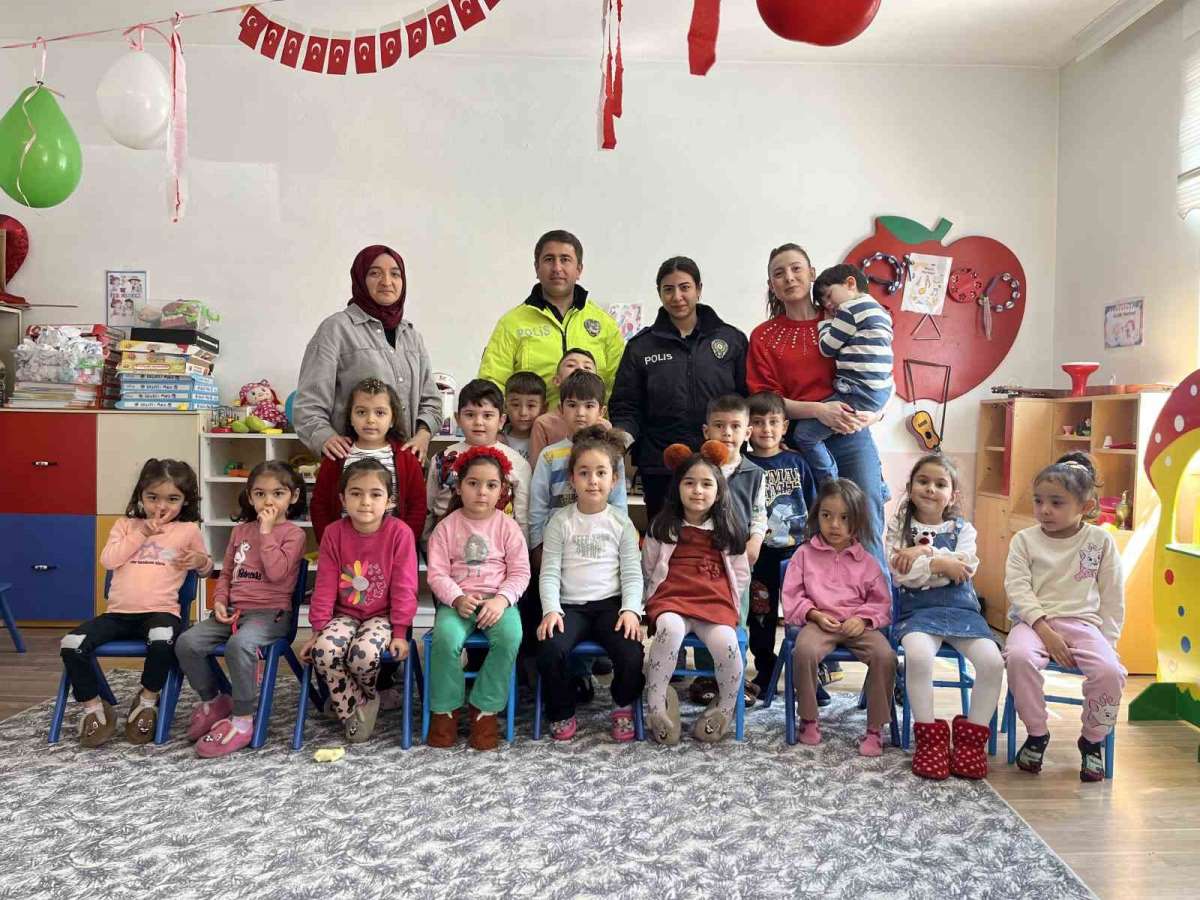 Ordu'da anasınıfı öğrencilerine trafik eğitimi verilerek polislik mesleği tanıtıldı