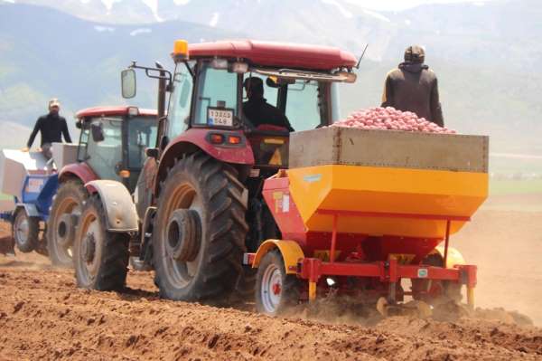 Bitlisli çiftçilerden korona virüsle mücadelede üretim seferberliği 