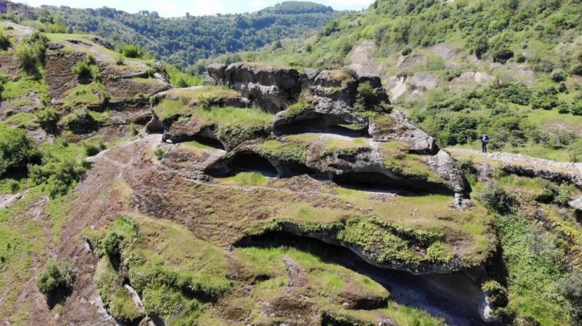 Karadeniz'deki ilk insan yerleşkesinin buluntuları dikkat çekiyor