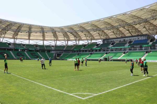 Sakaryaspor, play-off finaline Atatürk Stadyumu'nda hazırlanıyor