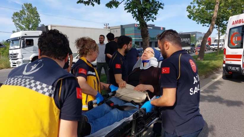 Samsun'da otomobil önce tıra, ardından ağaca çarptı: 1 yaralı
