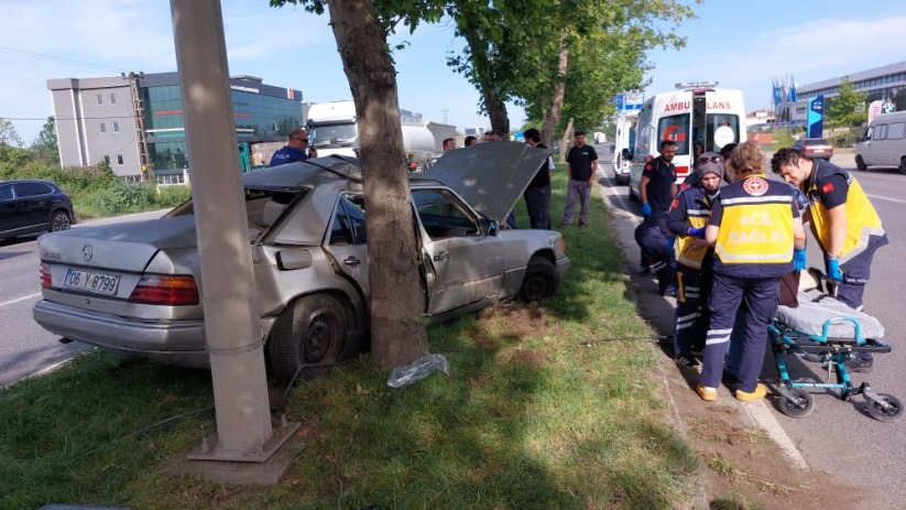 Samsun'da otomobil önce tıra, ardından ağaca çarptı: 1 yaralı