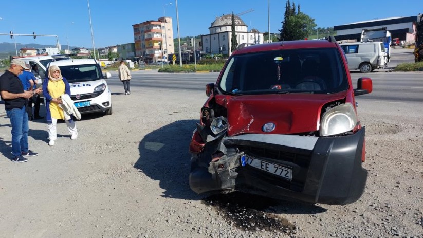 Samsun'da cenazeye yolunda kaza: 1 yaralı
