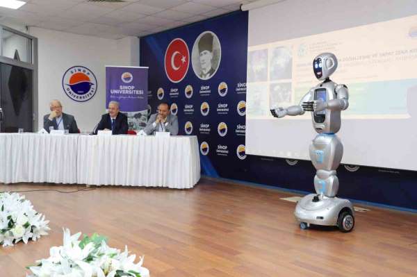 Akademisyen robot Maya, Sinop'ta konuştu