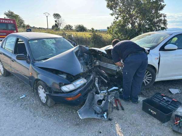 İvrindi'de trafik kazası: 5 yaralı