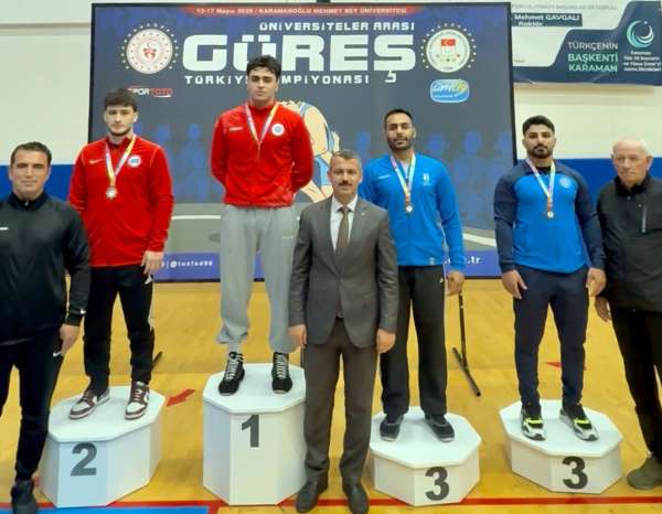 SUBÜ'den güreşte gümüş madalya geldi