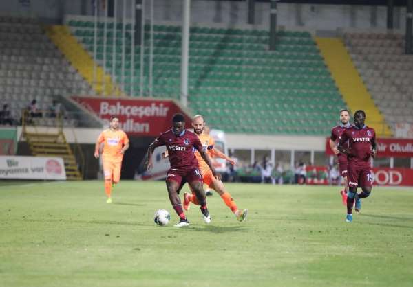 Süper Lig: Aytemiz Alanyaspor: 1 - Trabzonspor: 1 (İlk yarı) 