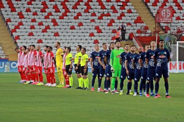 Süper Lig: Fraport TAV Antalyaspor: 1 -Çaykur Rizespor: 0 (İlk yarı) 